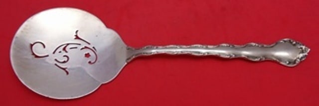 Tara by Reed and Barton Sterling Silver 8 1/8" Pierced Tomato Server: Tara by Reed and Barton Sterling Silver 8 1/8" Pierced Tomato Server This exquisite tomato server from the Tara collection by Reed and Barton is crafted from high-quality sterling silver. Measuring 8 