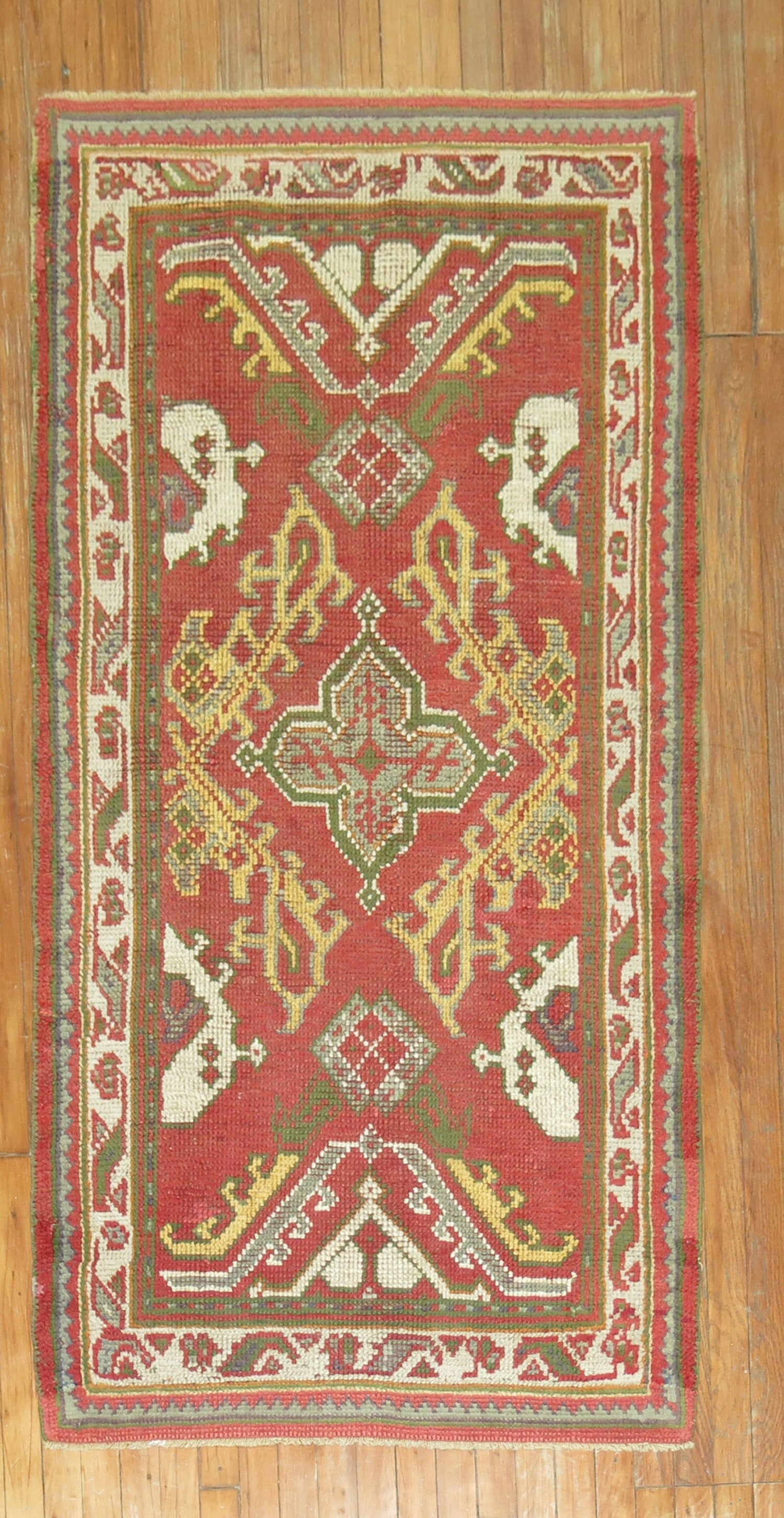 3' 2" x 6' Early 20th Century Oushak Small Rug: 3' 2" x 6' Early 20th Century Oushak Small Rug Antique Oushak small rug featuring a red crab design, dating to the early 20th century. This pre-owned piece reflects the character and style of traditio