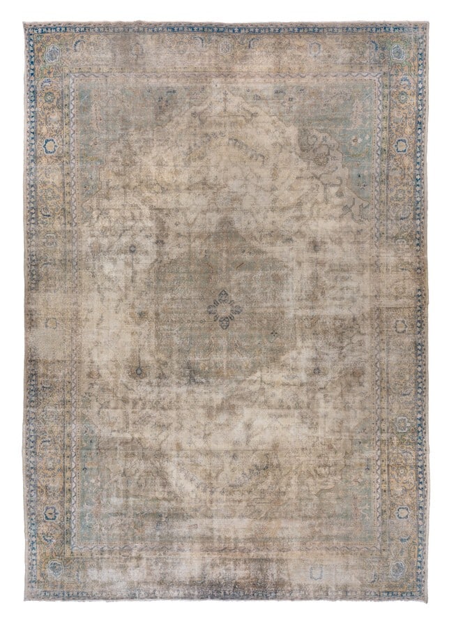 12' 4" x 18' Early 20th Century Turkish Sparta Rug: 12' 4" x 18' Early 20th Century Turkish Sparta Rug Early 20th century Turkish rug in neutral colors with a worn finish. This oversize Sparta rug has a Shabby Chic look and is offered in pre-owned cond