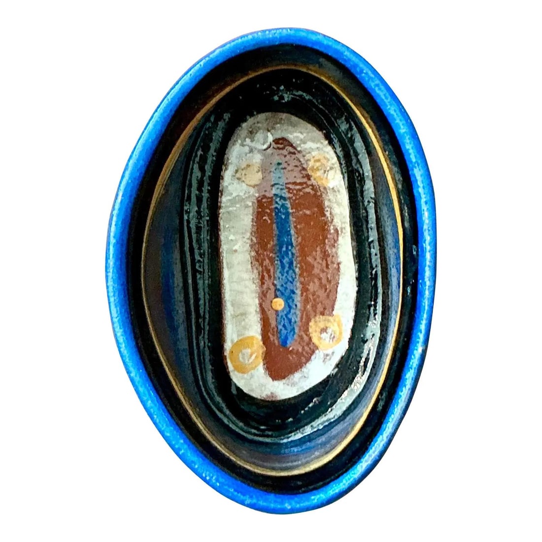 Signed Pryor Studio Art Pottery Oval Bowl with Colorful Glazed Interior: Signed Pryor Studio Art Pottery Oval Bowl with Colorful Glazed Interior This vintage studio pottery oval bowl features a hand-formed terracotta clay exterior with a richly glazed interior in rings of 