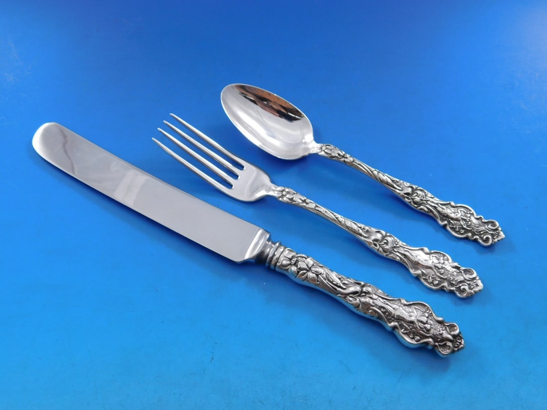 Wallace Irian Sterling Silver 3-Piece Junior Set Art Nouveau: Wallace Irian Sterling Silver 3-Piece Junior Set Art Nouveau This exquisite Irian junior set by Wallace, crafted from sterling silver, is a delightful addition to any young heirloom collection. The se