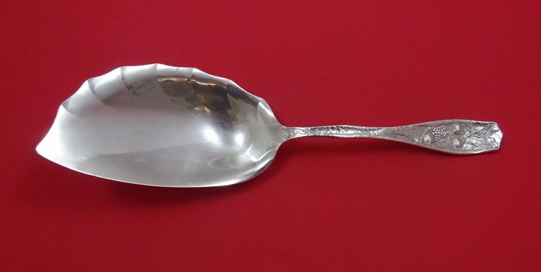 Towle Pomona Sterling Silver Ice Cream Server 9 Inch Serving Piece: Towle Pomona Sterling Silver Ice Cream Server 9 Inch Serving Piece This exquisite serving piece features the Pomona pattern by Towle, crafted from high-quality sterling silver. This ice cream server m