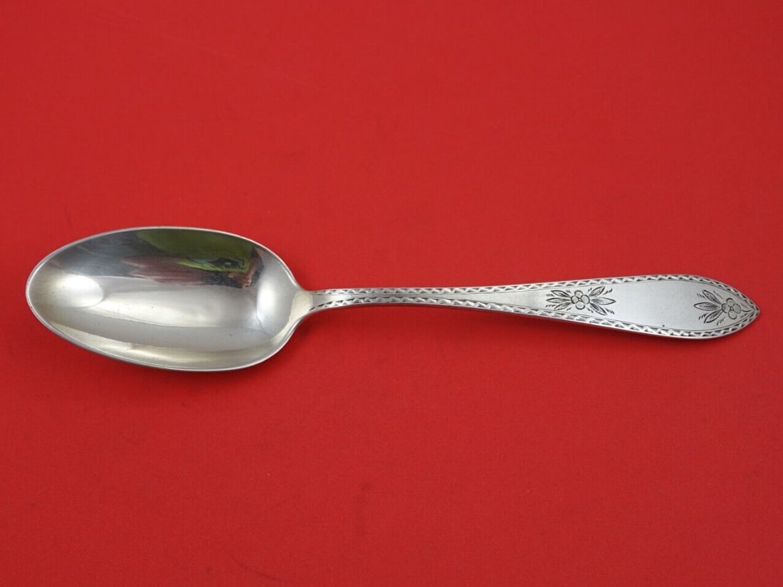 John Mealy Sterling Silver Serving Spoon 8.5" Mealy Pattern Antique: John Mealy Sterling Silver Serving Spoon 8.5" Mealy Pattern Antique Enhance your dining experience with this exquisite Mealy by John Mealy Sterling Silver Serving Spoon. Crafted from high-quality ster