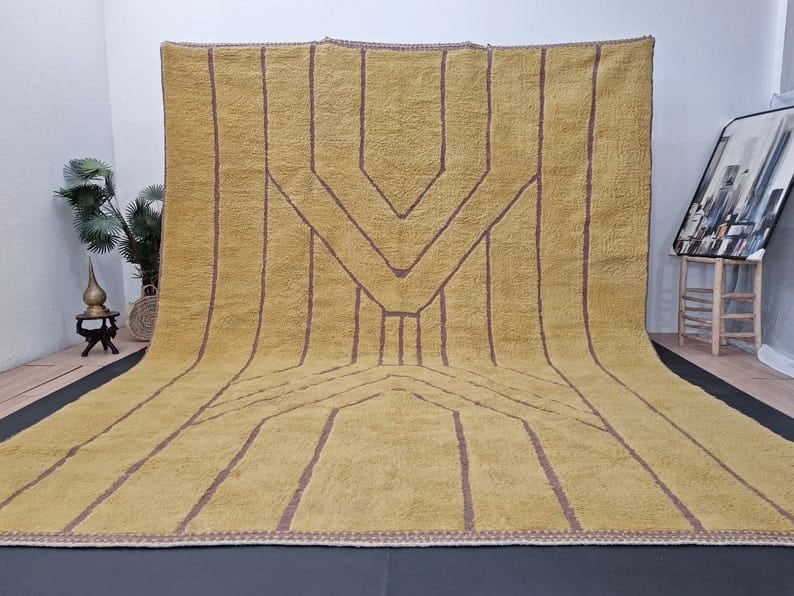 Authentic Handwoven Moroccan Soft Engraved Rug 100% Sheep Wool: Authentic Handwoven Moroccan Soft Engraved Rug 100% Sheep Wool Experience the elegance of a handwoven rug crafted in the Atlas Mountains by skilled Berber women weavers. This luxurious rug showcases i