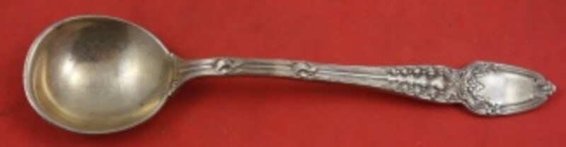 Tiffany & Co Broom Corn Sterling Silver Chocolate Spoon 5 1/8 in Heirloom: Tiffany & Co Broom Corn Sterling Silver Chocolate Spoon 5 1/8 in Heirloom Indulge in a piece of history with this exquisite Broom Corn chocolate spoon from Tiffany & Co. Crafted from high-quality ster
