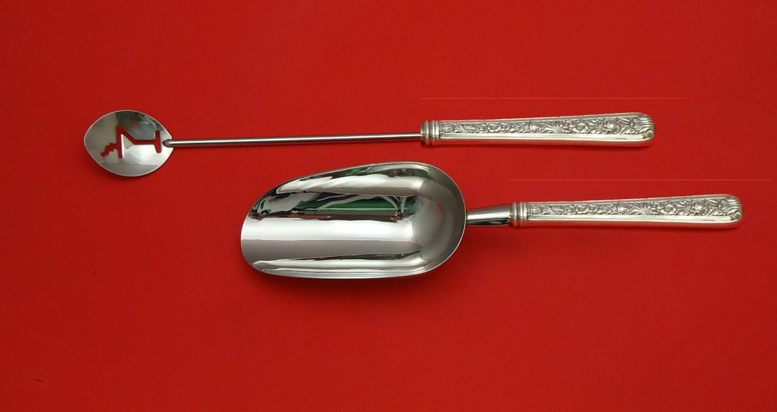 Watson Windsor Rose Sterling Silver Bar Set 2pc Custom Made: Watson Windsor Rose Sterling Silver Bar Set 2pc Custom Made This exquisite 2-piece bar set features a custom-made design crafted from high-quality sterling silver by Watson. The set includes a martini