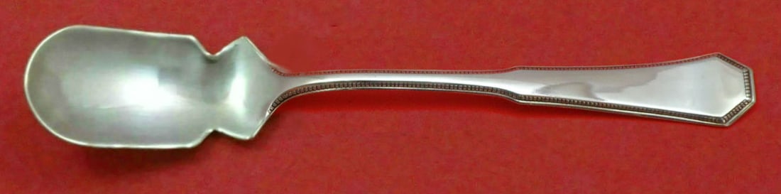 Reed and Barton Sterling Silver Horseradish Scoop American Federal 5 3/4 Custom: Reed and Barton Sterling Silver Horseradish Scoop American Federal 5 3/4 Custom This exquisite Sterling Silver Horseradish Scoop from the American Federal pattern by Reed and Barton is a stunning addi