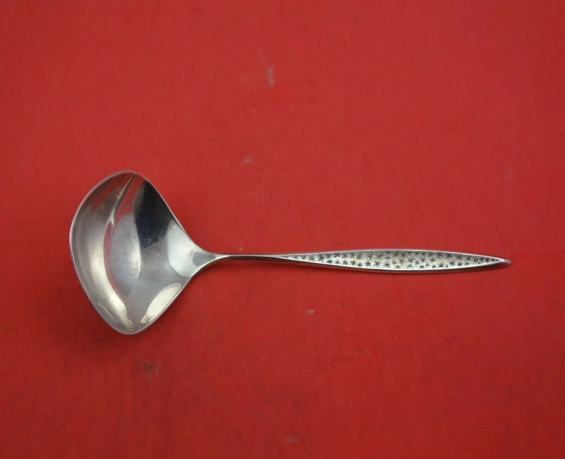 International Sterling Snowflake 7 Inch Gravy Ladle Heirloom (1 of 3)