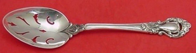Kirk Stieff Royal Dynasty Sterling Silver Pierced Serving Spoon 8 3/4: Kirk Stieff Royal Dynasty Sterling Silver Pierced Serving Spoon 8 3/4 Sterling silver slotted serving spoon in the Royal Dynasty pattern by Kirk-Stieff. It is original, not monogrammed, and in excelle