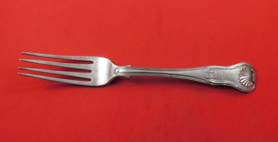 TR Kings Sterling Silver Dinner Fork 8" 3.1 ozt Monogrammed: TR Kings Sterling Silver Dinner Fork 8" 3.1 ozt Monogrammed This elegant dinner fork from the Kings pattern is crafted from premium sterling silver, weighing 3.1 ozt and measuring 8 inches in length. 