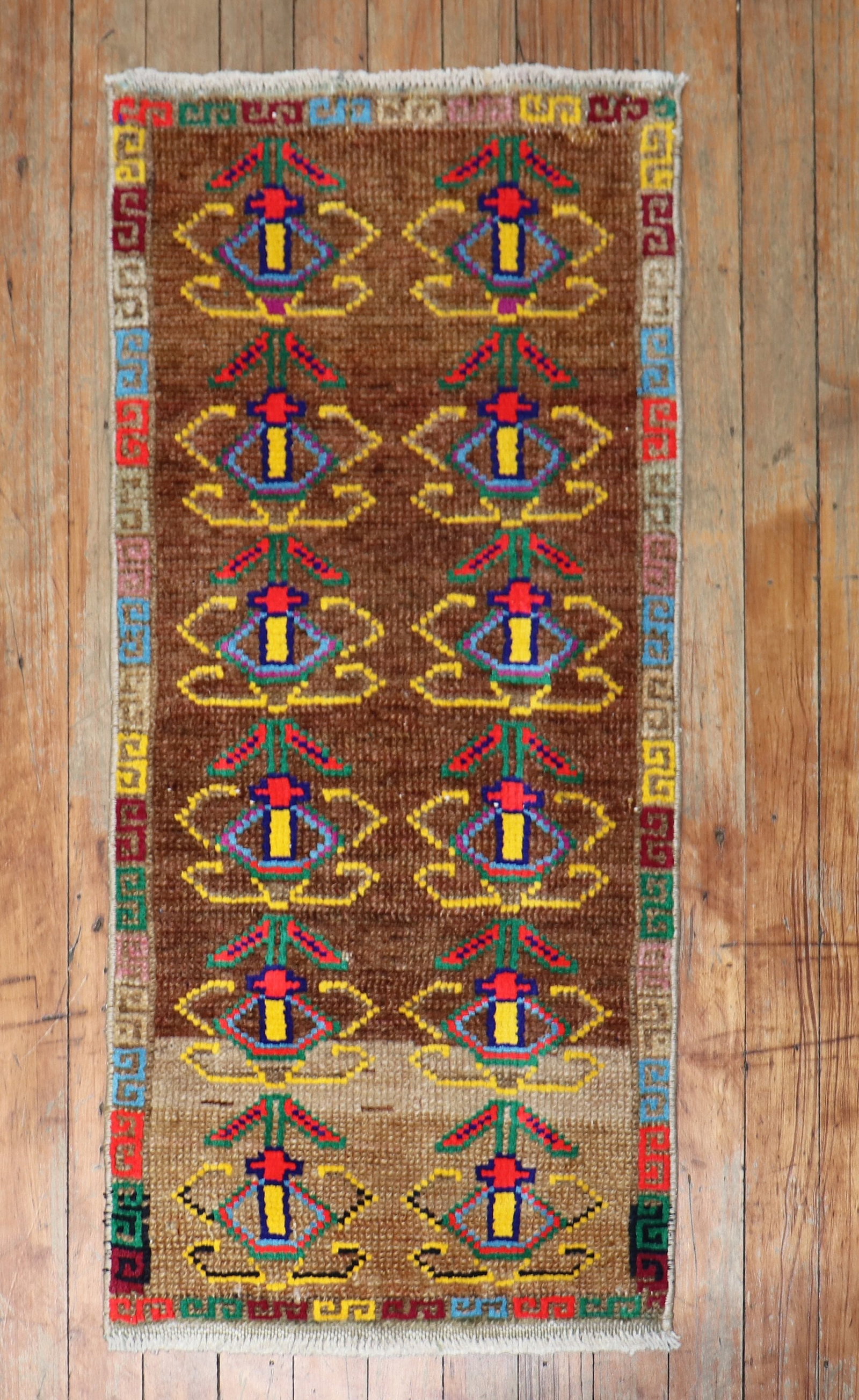 1' 5" x 3' 1" Turkish Anatolian Yastik Mat 20th Century: 1' 5" x 3' 1" Turkish Anatolian Yastik Mat 20th Century 20th century Turkish Anatolian yastik mat with a whimsical geometric design and a colorful woven pattern. Specifications Type: Anatolian Categor