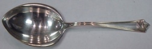 Gorham Whiting Pompeian Sterling Silver Berry Spoon 9 Inch: Gorham Whiting Pompeian Sterling Silver Berry Spoon 9 Inch This exquisite 9" berry spoon is crafted from high-quality sterling silver, featuring the elegant Pompeian pattern by Gorham Whiting. The spo