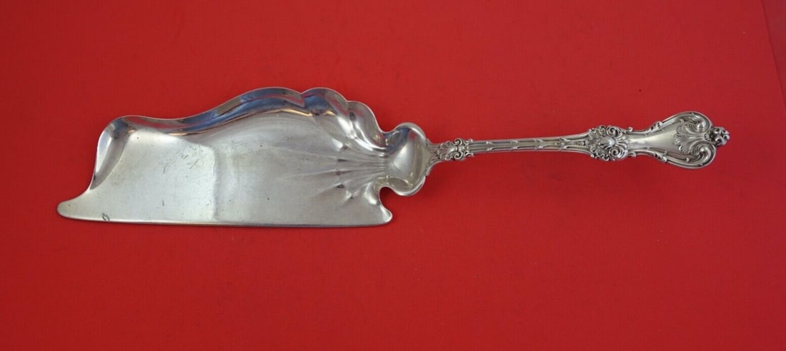 Whiting Sterling Silver King Edward Crumber 13.5" 8.6 oz Heavy: Whiting Sterling Silver King Edward Crumber 13.5" 8.6 oz Heavy This exquisite King Edward Crumber by Whiting is a striking example of fine craftsmanship in sterling silver. With a substantial weight o