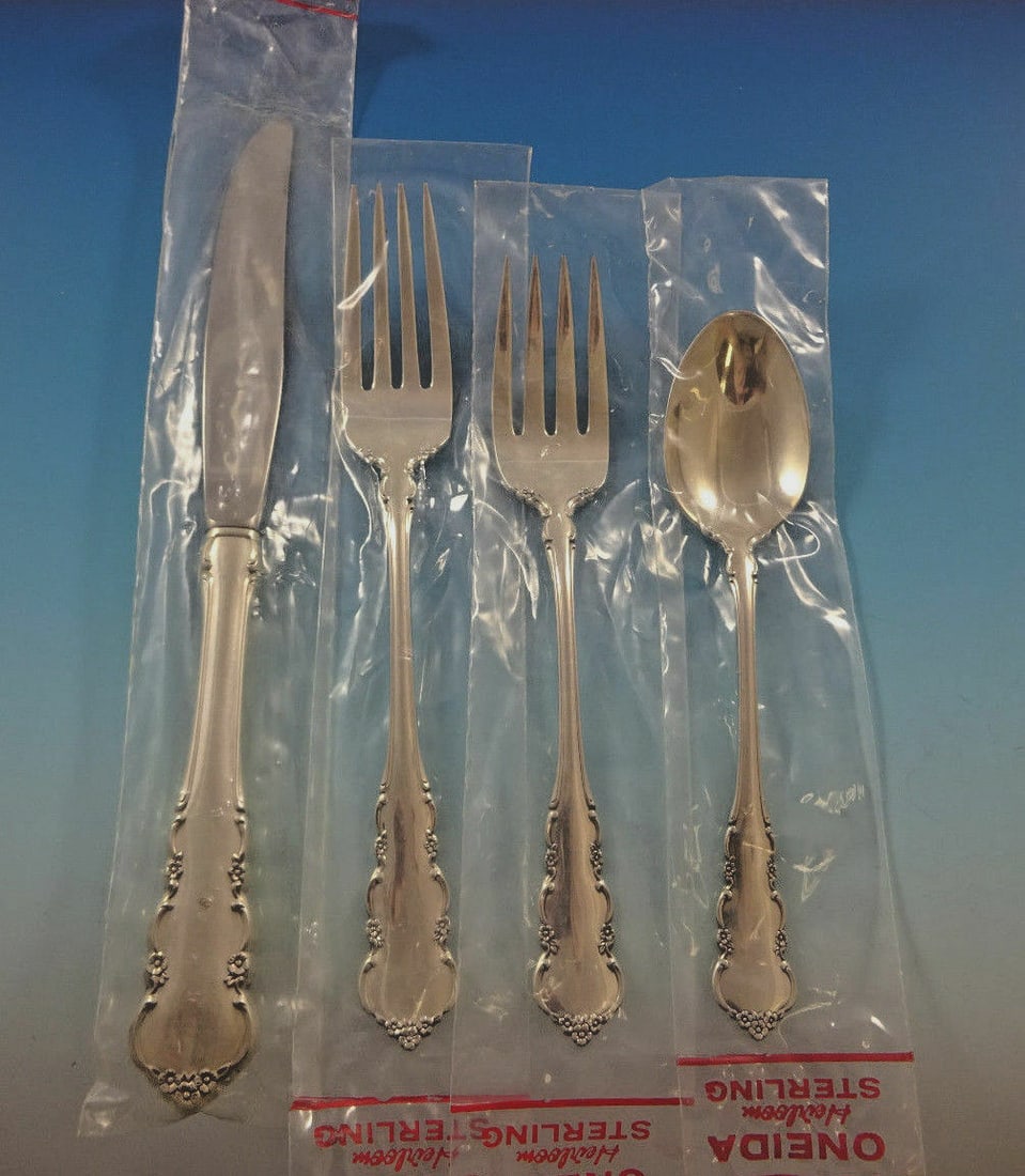 Oneida Martinique Sterling Silver 4-Piece Place Setting: Oneida Martinique Sterling Silver 4-Piece Place Setting Elevate your dining experience with the Martinique by Oneida Sterling Silver Regular Place Setting. This exquisite 4-piece set includes a regula