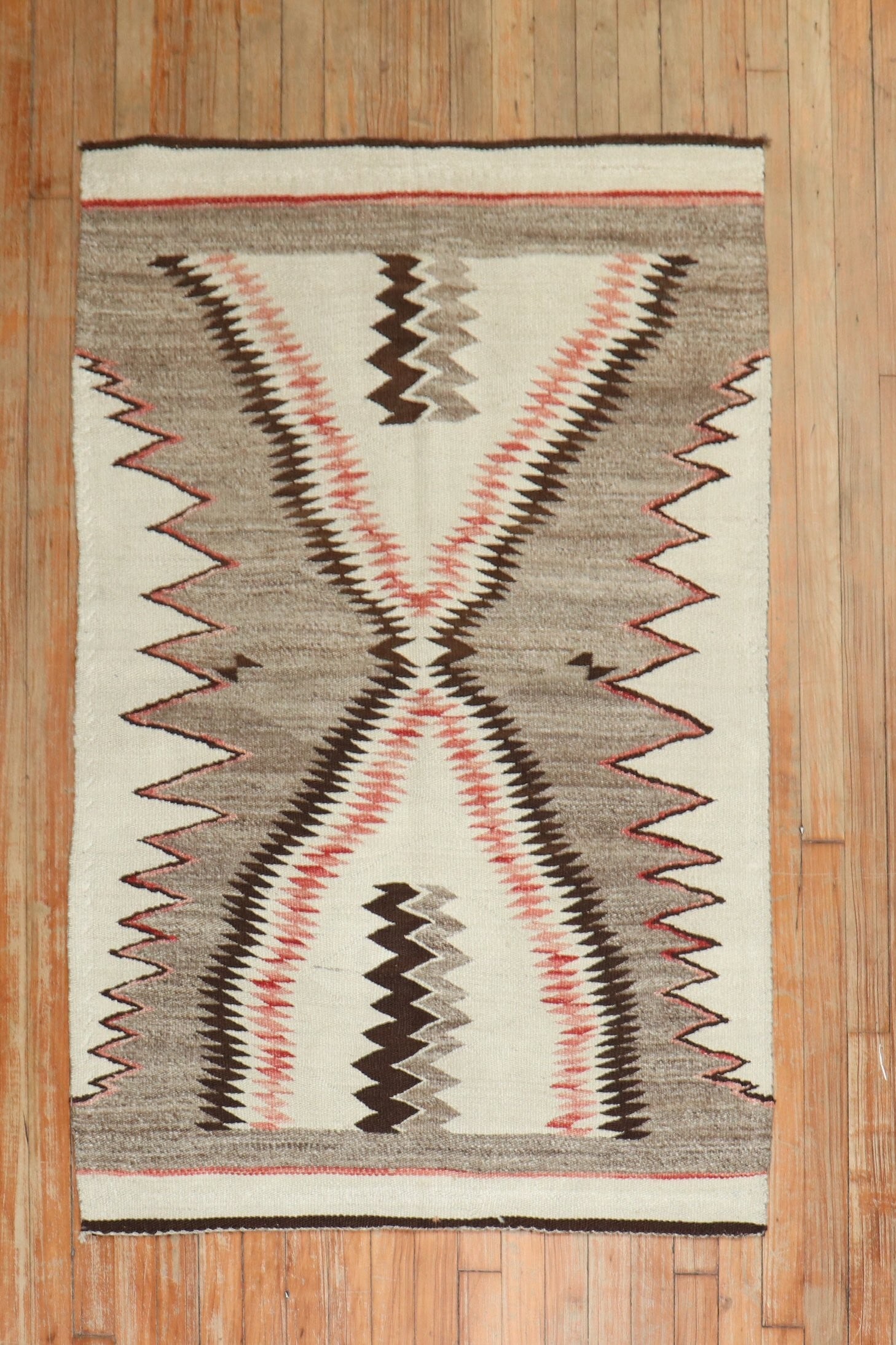 3' 1" x 4' 9" Navajo rug gray ivory coral shark tooth pattern (1 of 7)