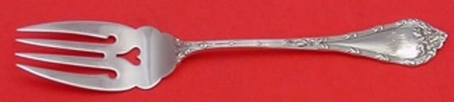 Durgin Madame Royale Sterling Silver Pierced Fish Fork 7 3/8": Durgin Madame Royale Sterling Silver Pierced Fish Fork 7 3/8" Discover the exquisite Madame Royale fish fork by Durgin, crafted from high-quality sterling silver. This pierced fork measures 7 3/8 inch