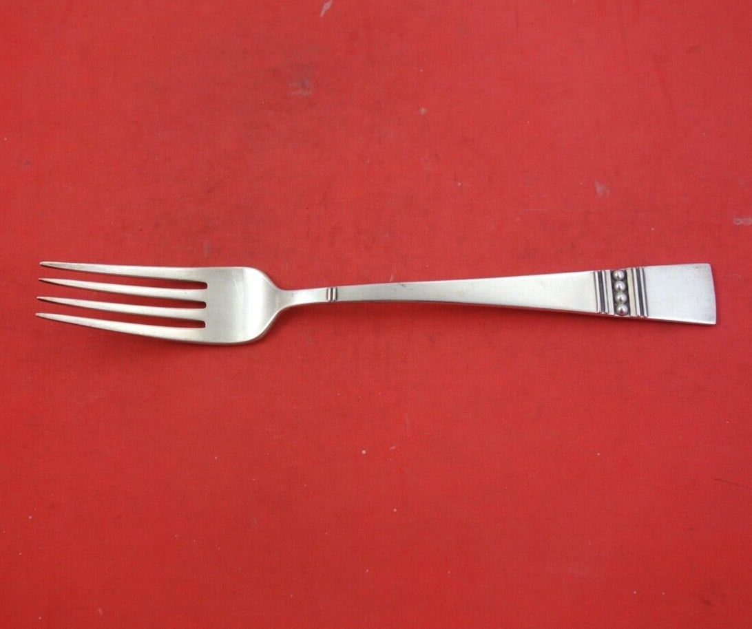 Reed and Barton Diadem Sterling Silver Dinner Fork 8 inch: Reed and Barton Diadem Sterling Silver Dinner Fork 8 inch This exquisite 8" dinner fork is part of the Diadem pattern by Reed and Barton, crafted from high-quality sterling silver. The fork features a