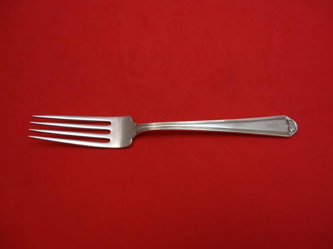 Alvin Modern Colonial Sterling Silver Dinner Fork 7.5 Inch Monogrammed: Alvin Modern Colonial Sterling Silver Dinner Fork 7.5 Inch Monogrammed This exquisite dinner fork features the Modern Colonial pattern by Alvin, crafted from high-quality sterling silver. Measuring 7 