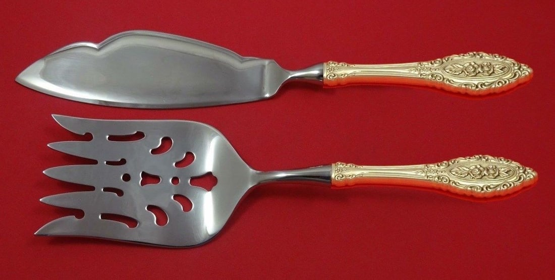 2 Piece Fish Serving Set Wallace Grand Victorian Sterling Silver HHWS: 2 Piece Fish Serving Set Wallace Grand Victorian Sterling Silver HHWS This is a two-piece Grand Victorian by Wallace fish serving set made with sterling silver hollow handles and stainless fish servin