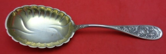 Towle Sterling Silver Berry Spoon 8 Fluted Bowl Gold Washed: Towle Sterling Silver Berry Spoon 8 Fluted Bowl Gold Washed This exquisite berry spoon by Towle features a beautifully fluted bowl, measuring 8 inches in length. Crafted from sterling silver with a go
