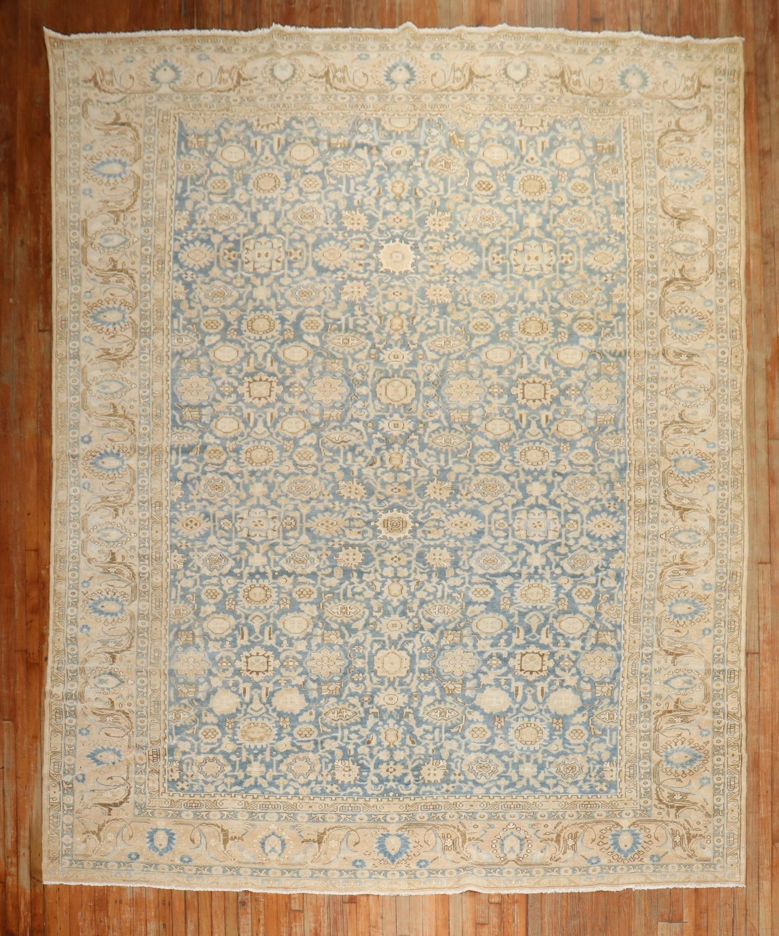 10' x 13' 10" Persian Malayer room rug blue beige: 10' x 13' 10" Persian Malayer room rug blue beige Pre-owned 1930s Persian Malayer room rug in blue and beige. This rug features a traditional Malayer design and is presented as a room-size piece. Spec