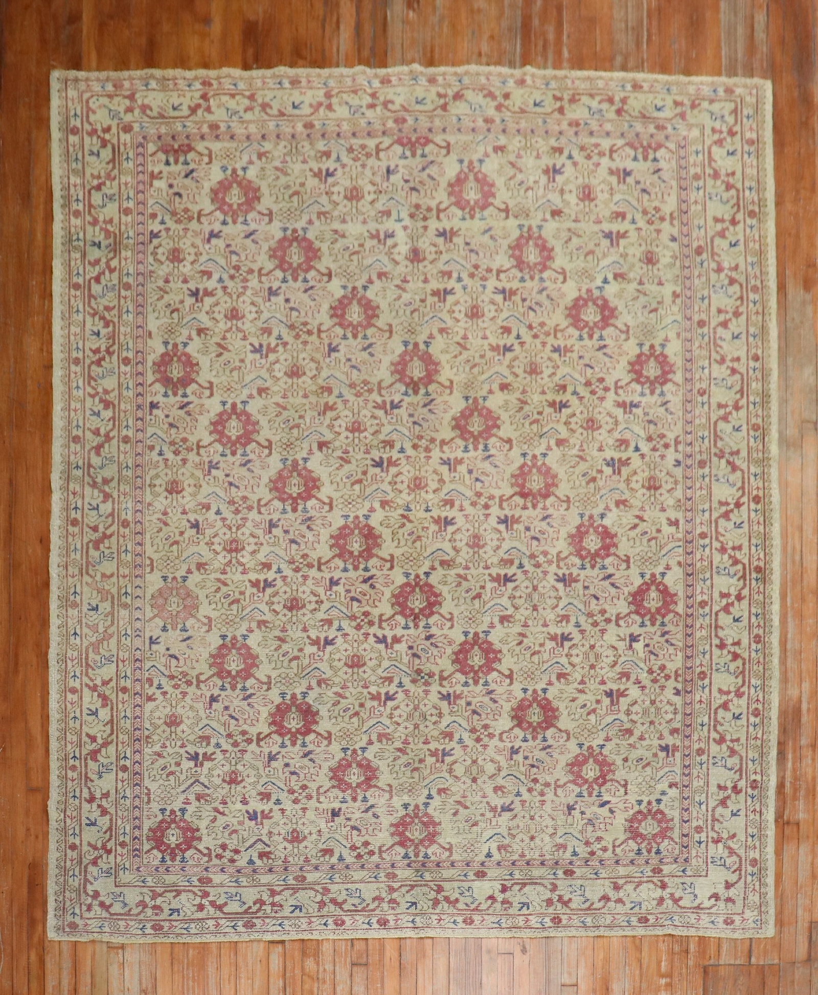 8' 6" x 10' 2" Turkish Ghiordes room rug in earth tones: 8' 6" x 10' 2" Turkish Ghiordes room rug in earth tones Early 20th century Turkish Ghiordes rug in an earth-tone palette. This pre-owned room-size rug features the traditional Ghiordes type and offers