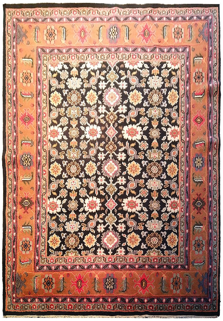 Elegant Black Hand-Knotted Mahal Rug 7.11 x 10.3 ft: Elegant Black Hand-Knotted Mahal Rug 7.11 x 10.3 ft Free continental US Shipping Enhance your space with this exquisite hand-knotted Mahal rug, featuring a striking black color that adds sophisticatio