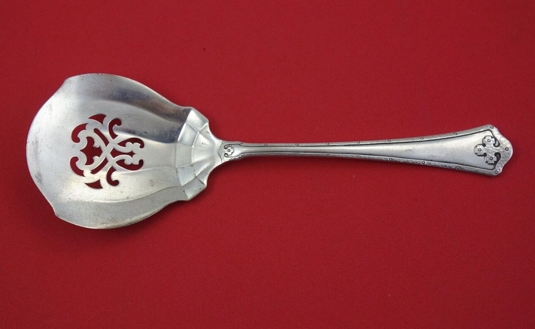 Wallace Carmel Sterling Silver Tomato Server 7 5/8 Inch: Wallace Carmel Sterling Silver Tomato Server 7 5/8 Inch This exquisite tomato server, crafted by Wallace in the Carmel pattern, showcases the timeless elegance of sterling silver. Measuring 7 5/8 inch
