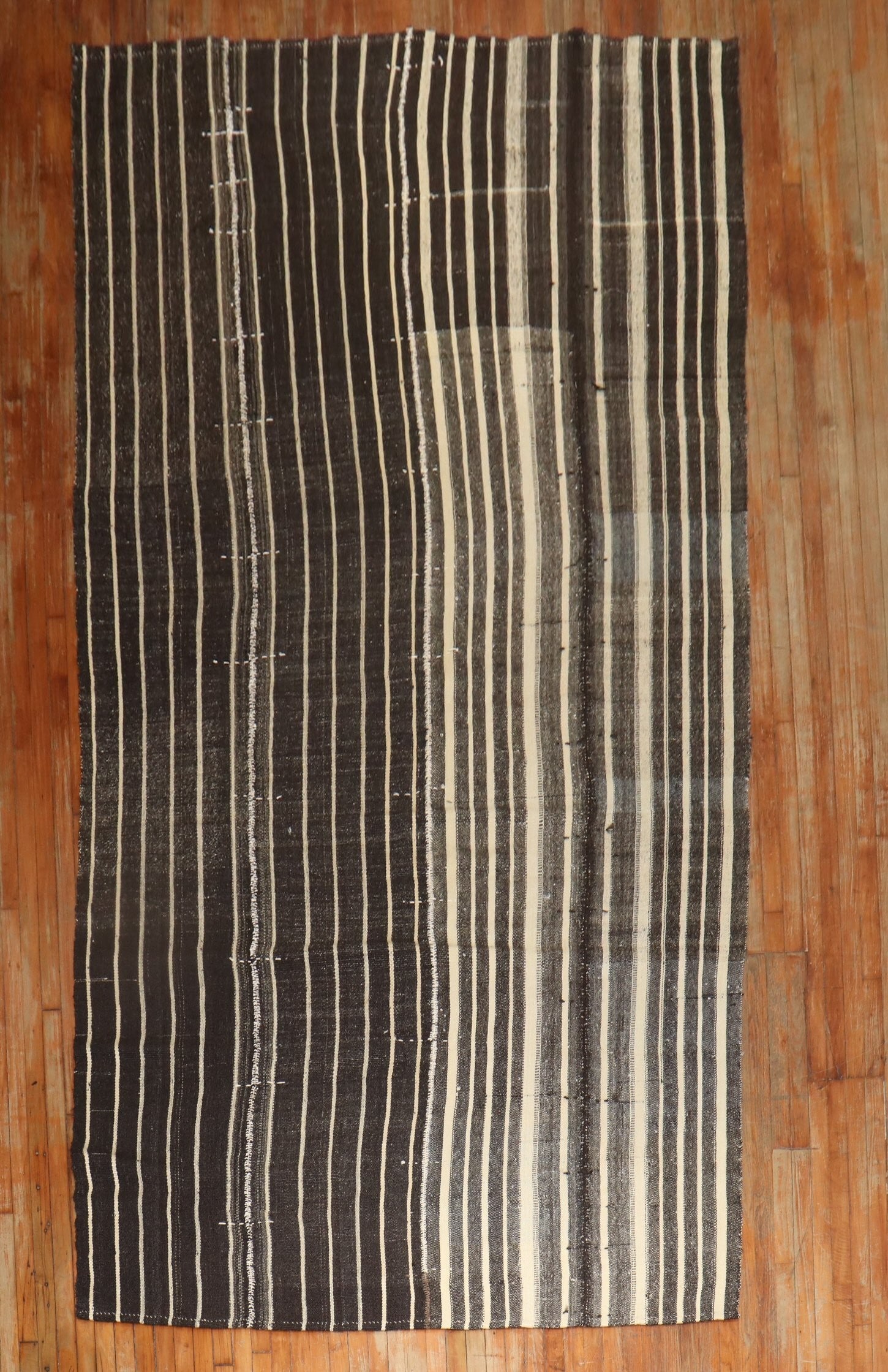 6' 6" x 14' 2" Turkish Kilim Gallery Rug Flatweave: 6' 6" x 14' 2" Turkish Kilim Gallery Rug Flatweave Large Turkish kilim flatweave in a gallery size format, dating to the mid-20th century. This pre-owned rug is identified as a kilim and falls within 