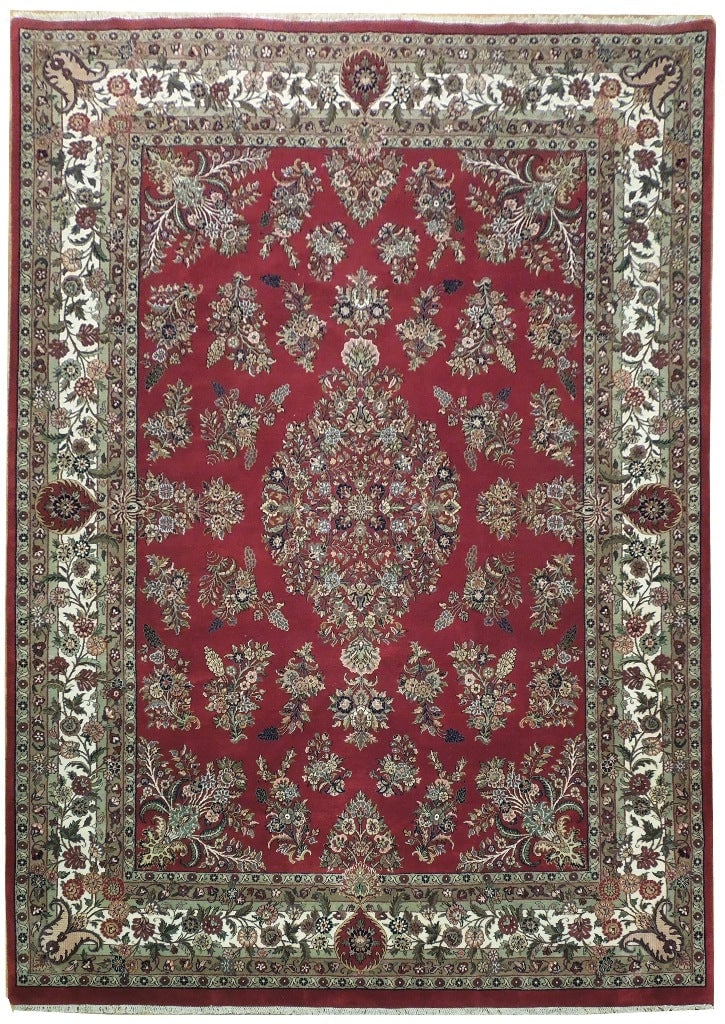 9 x 12.6 Handmade Wool Sarouk Rug Floral Medallion Design: 9 x 12.6 Handmade Wool Sarouk Rug Floral Medallion Design Free continental US Shipping This new handmade Sarouk rug features a classic floral medallion and botanical pattern in a sophisticated palette