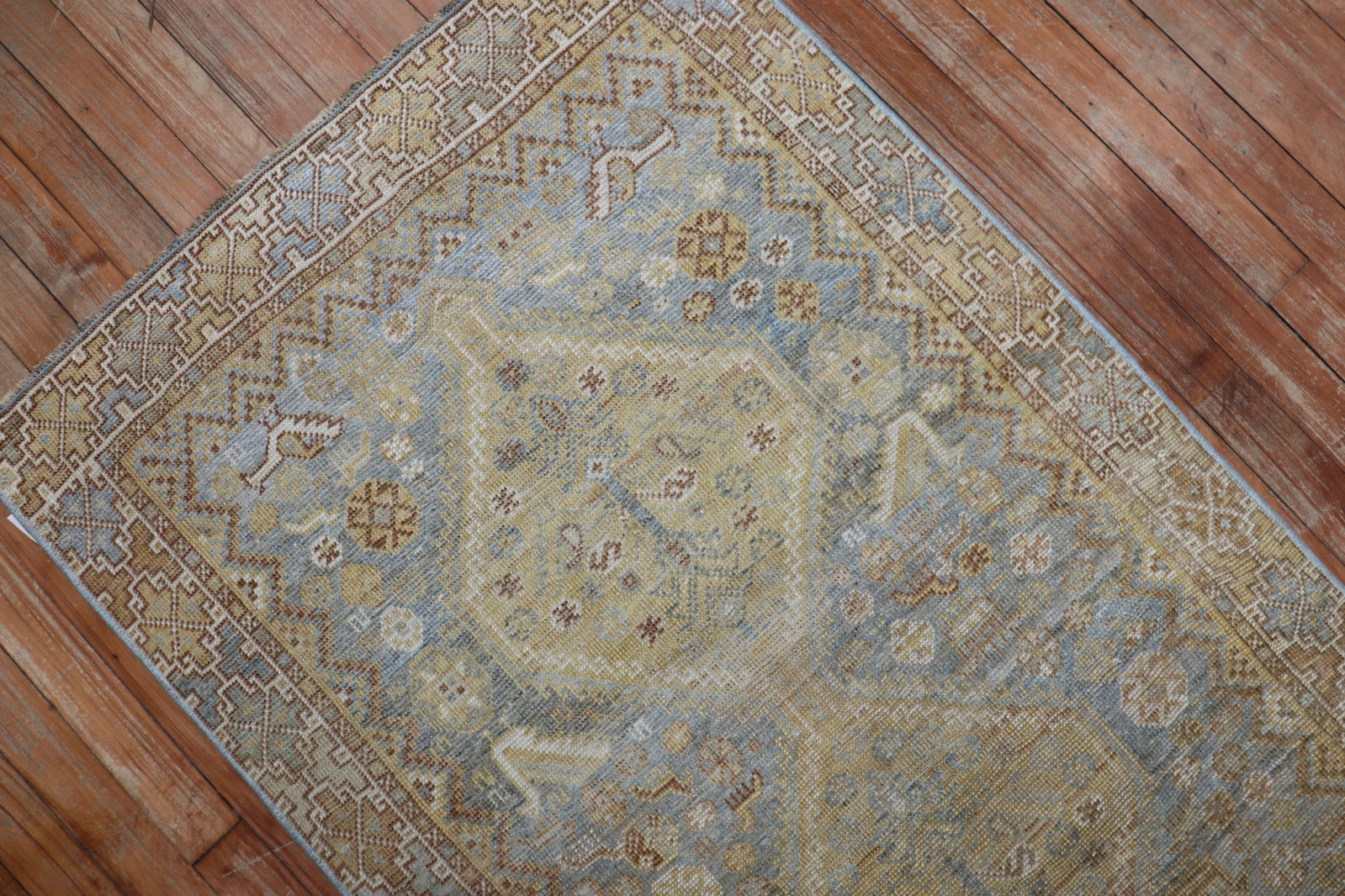 2' 7" x 4' 1" Persian Shiraz Scatter Rug Tribal Design (1 of 6)