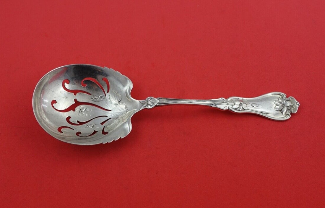 Whiting Violet Sterling Silver Ice Spoon 7 5/8 inches Monogrammed: Whiting Violet Sterling Silver Ice Spoon 7 5/8 inches Monogrammed This exquisite serving spoon from Whiting, part of the Violet pattern, showcases the timeless beauty of sterling silver craftsmanship.