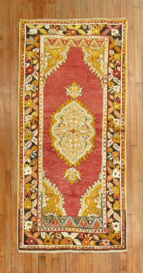 3' 2" x 6' Turkish Oushak Scatter Rug circa 1930: 3' 2" x 6' Turkish Oushak Scatter Rug circa 1930 Turkish Oushak scatter rug from circa 1930 in a formal red design. This pre-owned small rug offers the character and style associated with Oushak weavi