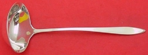 Gorham Esprit Sterling Silver Gravy Ladle Heirloom 7.25 Inches: Gorham Esprit Sterling Silver Gravy Ladle Heirloom 7.25 Inches This exquisite Esprit by Gorham gravy ladle is crafted from high-quality sterling silver, showcasing the elegant Esprit pattern. Measurin