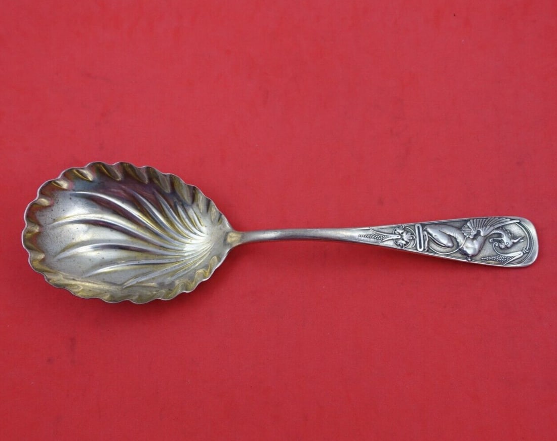 Durgin Renaissance Sterling Silver Gold Washed Berry Spoon 9 Inch: Durgin Renaissance Sterling Silver Gold Washed Berry Spoon 9 Inch This exquisite Renaissance by Durgin serving spoon is crafted from sterling silver and features a beautiful gold wash finish. Measurin
