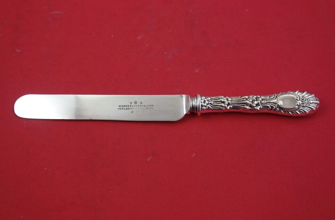 Whiting Radiant Sterling Silver Dinner Knife Blunt 9 3/8 Inch: Whiting Radiant Sterling Silver Dinner Knife Blunt 9 3/8 Inch This exquisite dinner knife is part of the Radiant pattern by Whiting, crafted from high-quality sterling silver. Measuring 9 3/8 inches i