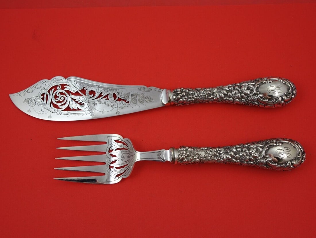 Stieff Rose Sterling Silver Fish Serving Set 2pc Monogrammed: Stieff Rose Sterling Silver Fish Serving Set 2pc Monogrammed Enhance your dining experience with this exquisite 2-piece Rose pattern fish serving set by Stieff, crafted from sterling silver with hollo