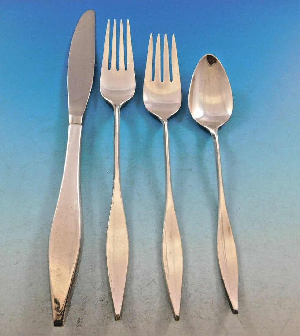 Reed & Barton Lark Sterling Silver 4-Piece Place Setting: Reed & Barton Lark Sterling Silver 4-Piece Place Setting Elevate your dining experience with this exquisite 4-piece place setting from the Lark pattern by Reed & Barton. Crafted from high-quality ster