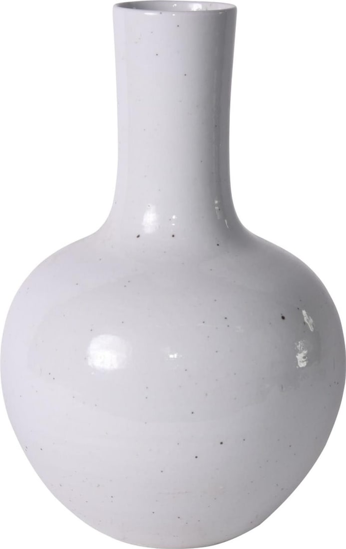 Small Asian Modern Busan White Ceramic Vase 15 Inches: Small Asian Modern Busan White Ceramic Vase 15 Inches This exquisite Small Traditional Busan White Vase stands at 15 inches tall and features a globular shape, making it a stunning addition to any dec