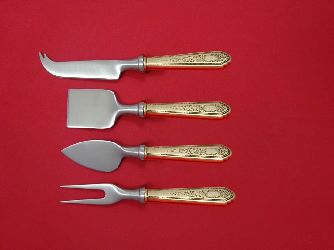 Lunt Mary II Sterling Silver 4-Piece Cheese Serving Set: Lunt Mary II Sterling Silver 4-Piece Cheese Serving Set This exquisite Mary II by Lunt Sterling Silver Cheese Serving Set is a 4-piece hostess set perfect for entertaining. Crafted from high-quality s