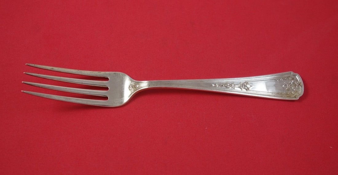 Oriana by Whiting Sterling Silver Dinner Fork 7 3/4 Inch: Oriana by Whiting Sterling Silver Dinner Fork 7 3/4 Inch This exquisite dinner fork is part of the Oriana pattern by Whiting, crafted from high-quality sterling silver. Measuring 7 3/4 inches, it show