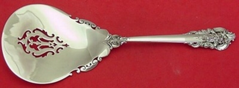 Wallace Grande Baroque Sterling Silver Tomato Server 8 1/8" Original: Wallace Grande Baroque Sterling Silver Tomato Server 8 1/8" Original This exquisite Grande Baroque tomato server by Wallace is a must-have for collectors and enthusiasts of fine silverware. Crafted fr