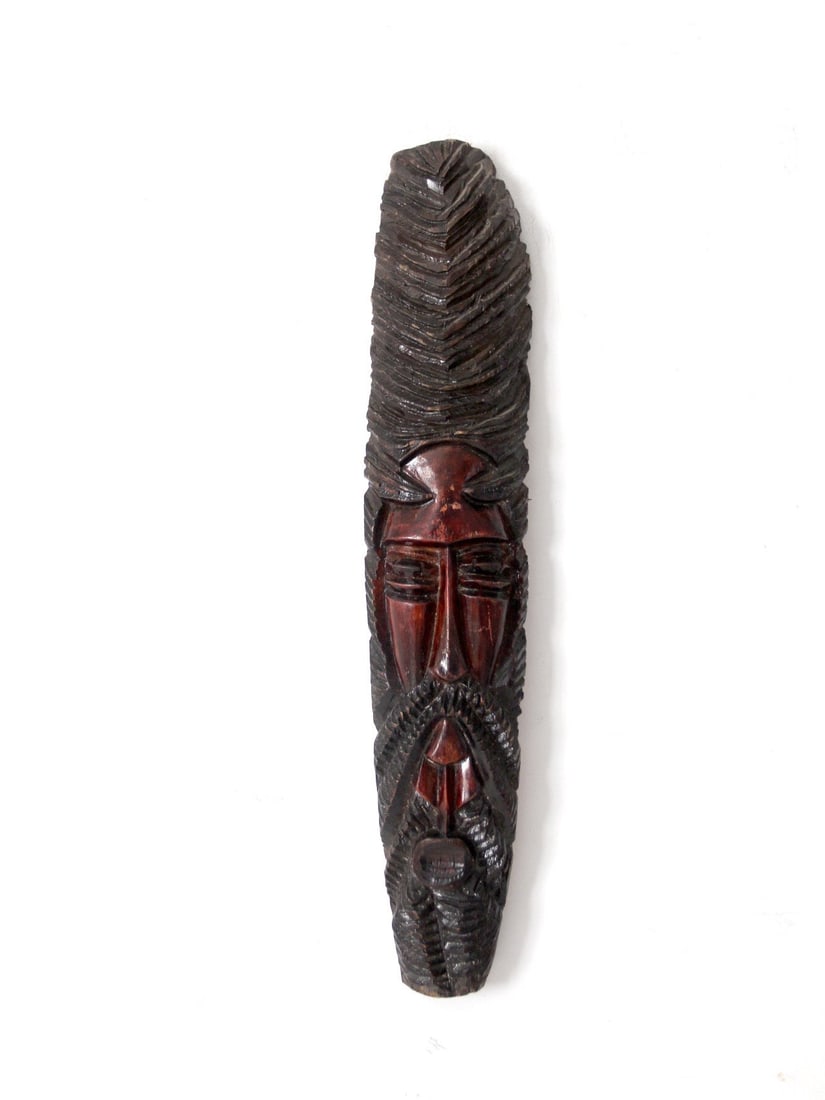 Vintage Folk Art Carved Wood Face Wall Hanging 21.5 in: Vintage Folk Art Carved Wood Face Wall Hanging 21.5 in This vintage folk art wall hanging features a beautifully hand-carved depiction of a man's face, showcasing intricate detailing that reflects the