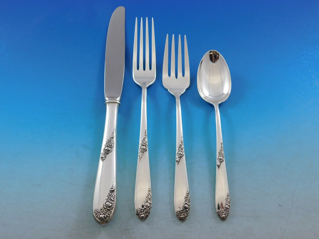Lunt Sweetheart Rose 4 Piece Sterling Silver Place Setting: Lunt Sweetheart Rose 4 Piece Sterling Silver Place Setting This 4-piece regular size place setting from the Sweetheart Rose pattern by Lunt is crafted from sterling silver. The set includes a regular 