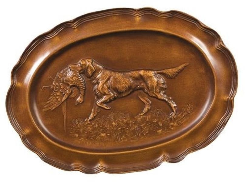USA-Made Lodge Style Tray with English Setter Design: USA-Made Lodge Style Tray with English Setter Design This stylish tray, made in the USA, features a beautifully hand-cast and hand-painted depiction of an English Setter dog. Ideal for lodge-style dec