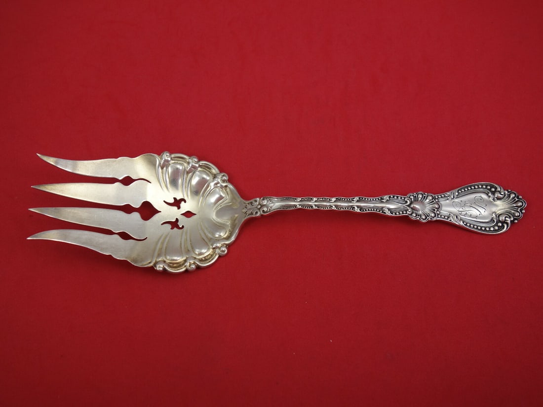 Alvin Orient Sterling Silver Salad Serving Fork 9.25 Inch Monogrammed: Alvin Orient Sterling Silver Salad Serving Fork 9.25 Inch Monogrammed This exquisite salad serving fork, part of the Orient pattern by Alvin, is crafted from high-quality sterling silver. Measuring 9 