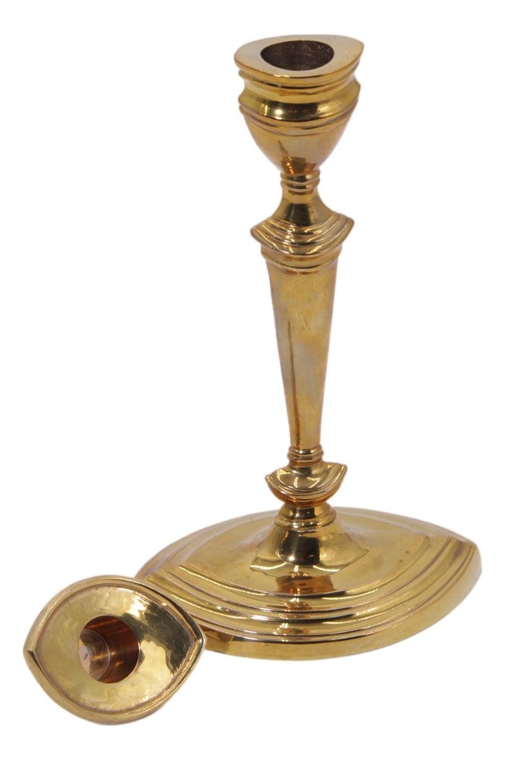 Mottahedeh Historic Natchez solid brass candlestick: Mottahedeh Historic Natchez solid brass candlestick This candlestick is part of the Mottahedeh Historic Natchez Collection and features a traditional 18th-century design. Crafted from solid brass, it 