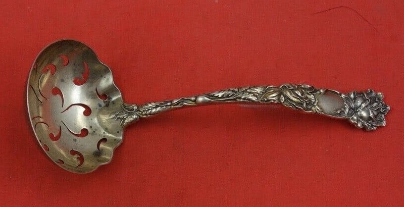 Alvin Bridal Rose Sterling Silver Sugar Sifter Ladle 5.5 inches: Alvin Bridal Rose Sterling Silver Sugar Sifter Ladle 5.5 inches Enhance your dining experience with this exquisite Sterling Silver Sugar Sifter Ladle from Alvin, featuring the elegant Bridal Rose patt