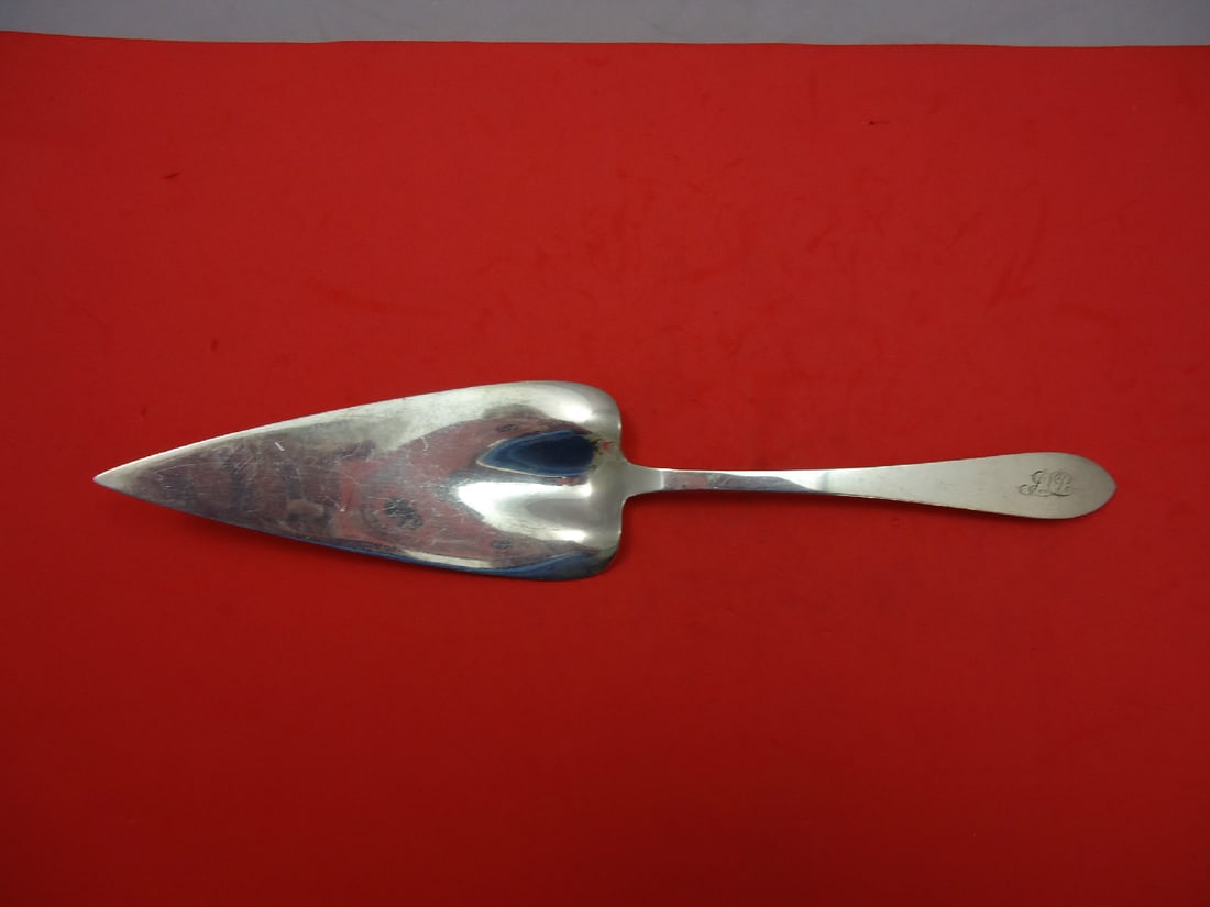 Tiffany & Co. Faneuil Sterling Silver Pie Server 11 3/8 inches: Tiffany & Co. Faneuil Sterling Silver Pie Server 11 3/8 inches This exquisite Faneuil pie server by Tiffany & Co. is crafted from high-quality sterling silver, showcasing the elegance of the Faneuil p