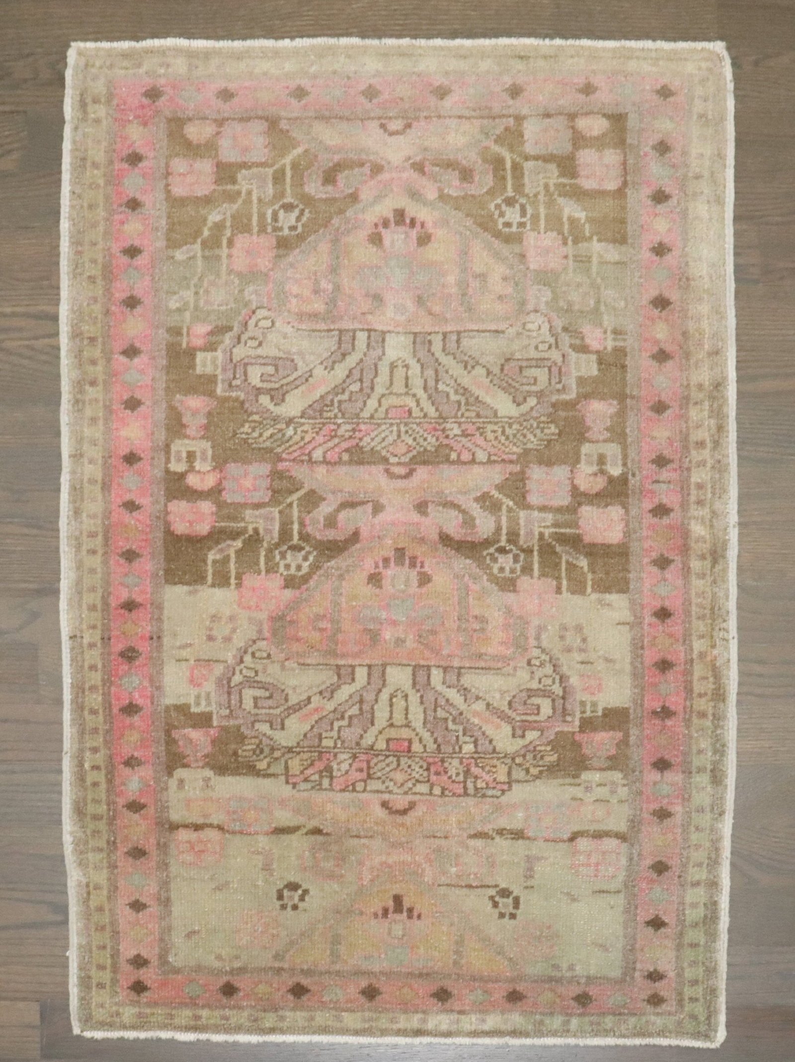 2' 3" x 3' 2" Persian Hamadan Yastik Rug Pink Brown: 2' 3" x 3' 2" Persian Hamadan Yastik Rug Pink Brown Mid 20th century Persian Hamedan mini rug in pink and brown tones. This small pre-owned rug is identified as a Hamadan type and falls within the sma